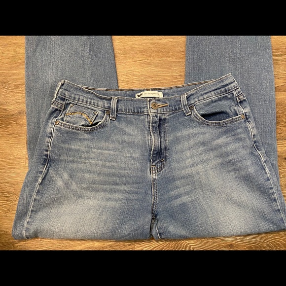 *SOLD* Levi's 505 Straight Leg Jeans - Picture 2 of 5